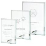 Glassplaketten Io lasergravert med ønsket tekst og motiv