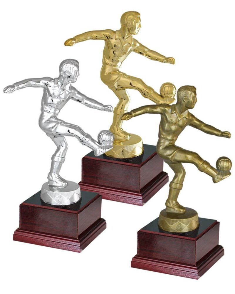 metallfigurer_-_fotball_-_tresokkel_2