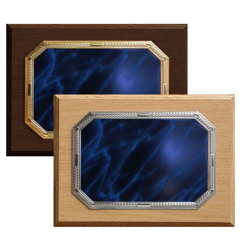 Plaketter i lyst eller mørk treverk